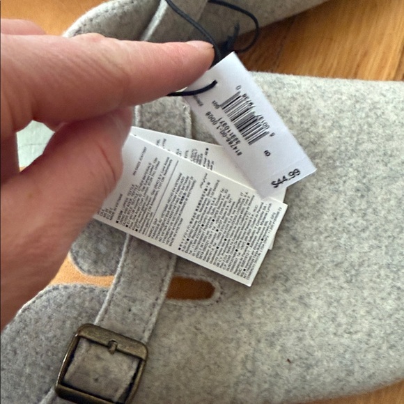 NWT Gap Gray Felt Clogs with Buckle 8 - Picture 3 of 5